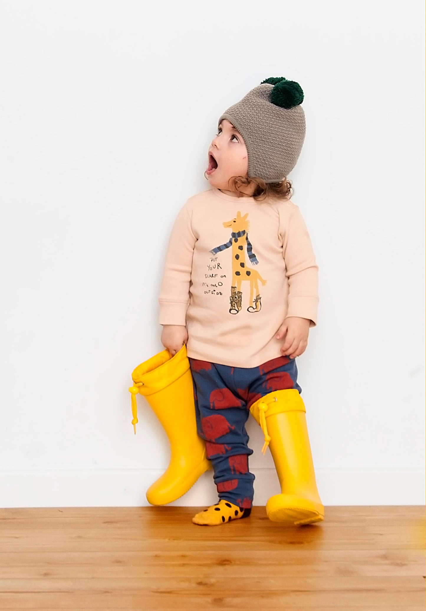 CAMISETA DE BEBÉ  PUT YOUR SCARF ON